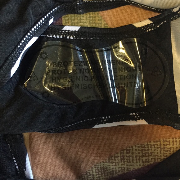 NWT Circle Pattern Black & White Tankini Set 2-pc - Picture 6 of 7